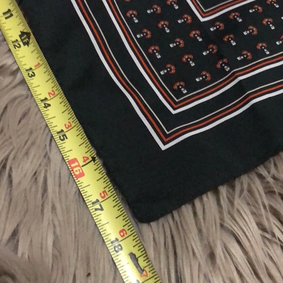 Vintage Damon Scarf-Made in Italy-Polyester-18x18-Green&Red - Picture 6 of 11